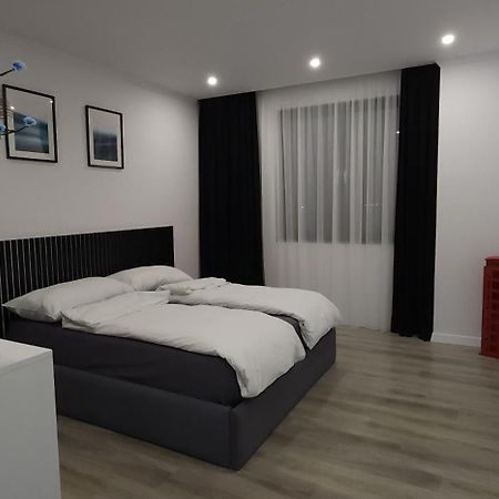 Durres City Apartment, City Center & Close To The Beach Exterior photo